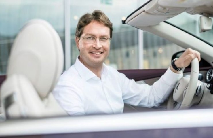 MERCEDES’TEN 130 YIL SONRA BİR İLK!