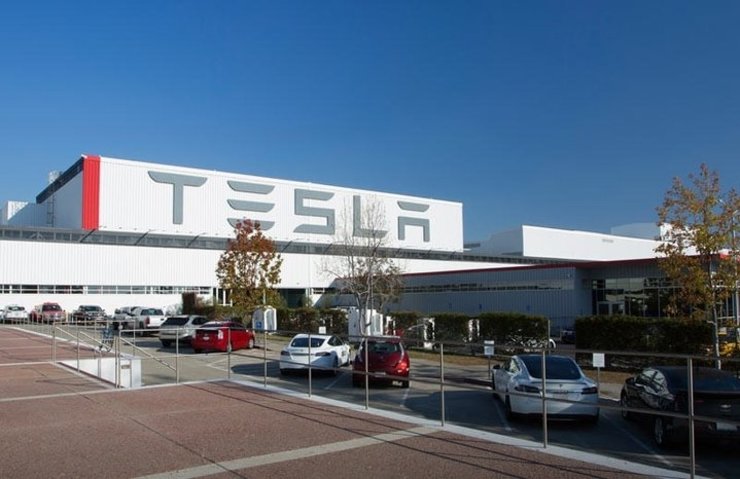 TESLA’YA ŞOK HAVA KİRLİLİĞİ CEZASI